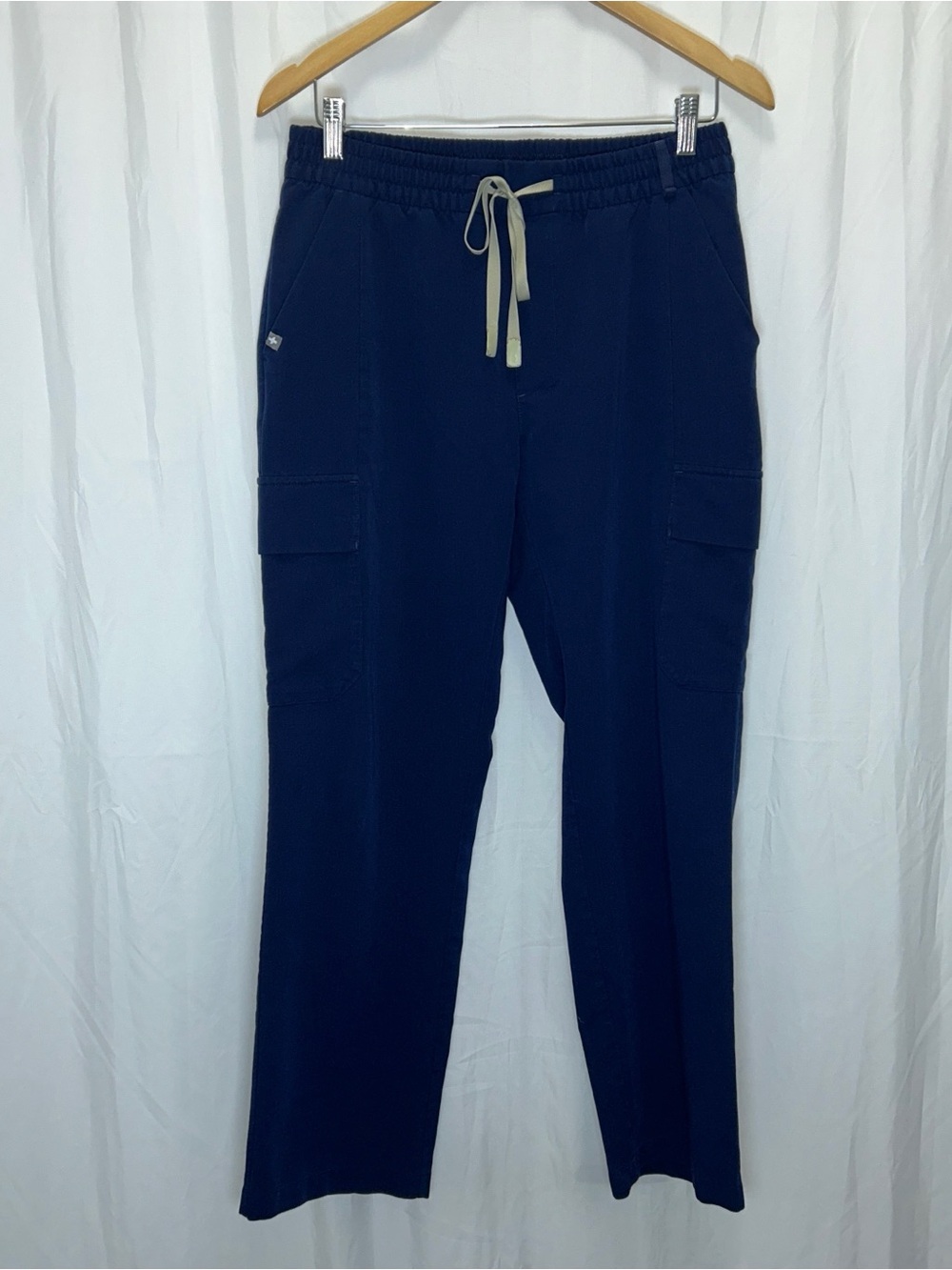 FIGS Navy Cargo Scrub Pants Size Medium-Short